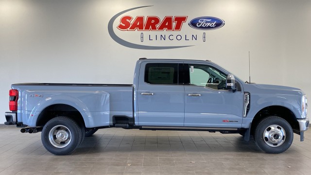 2026 Ford F-350 Super Duty Lariat Crew Cab LB DRW 4WD  Camioneta Todo terreno Automática