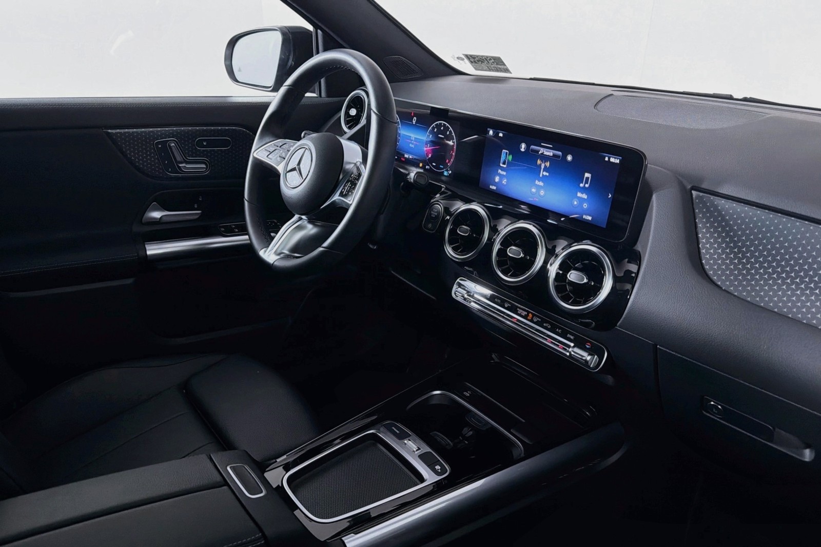 Certified Used 2026 Mountain Grey Metallic Mercedes-Benz GLA 250 image 19