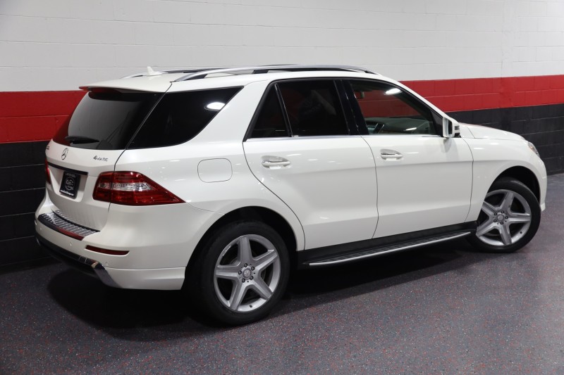 2014 Mercedes-Benz ML550 AMG Sport 4-Matic 4dr Suv in , 