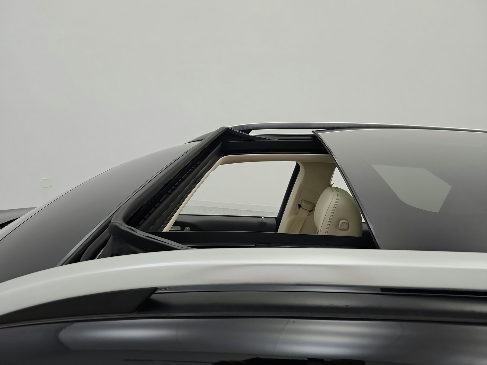 Used 2020 Black Mercedes-Benz GLE 350 4MATIC® SUV image 11