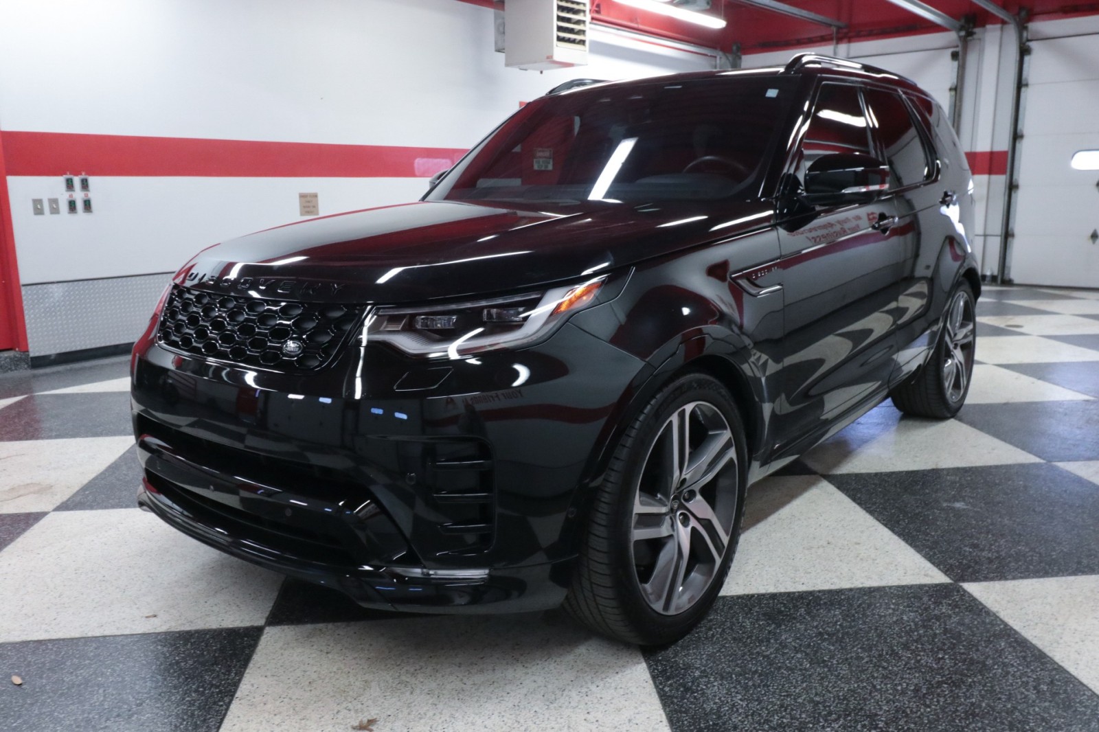 Used Car 2022 Land Rover Discovery  Hse R-dynamic For Sale Under $40,000 In Austin, Texas