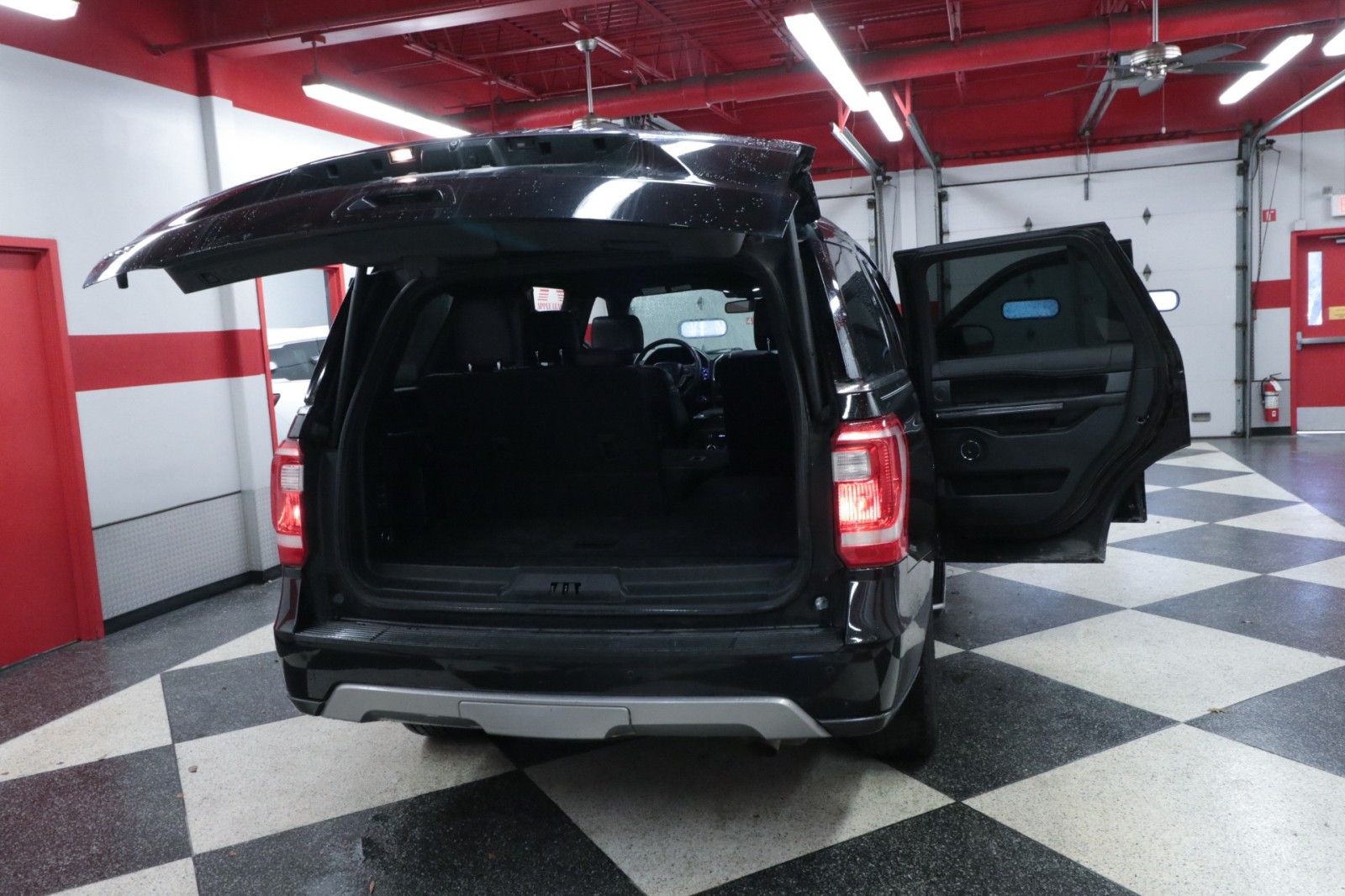 Used Car 2019 Ford Expedition  Xlt For Sale Under $20,000 In Austin, Texas