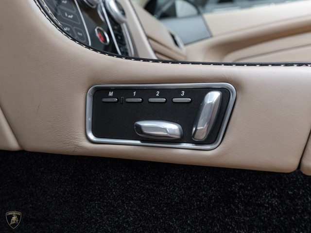 Aston Martin DB9