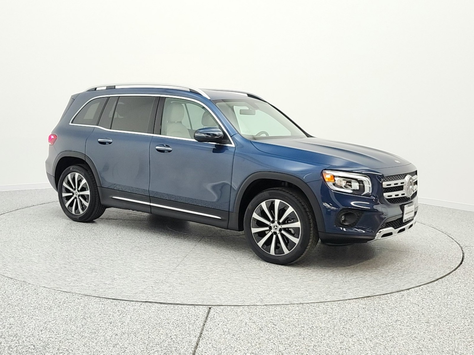 Used 2022 Denim Blue Metallic Mercedes-Benz GLB 250 SUV image 3