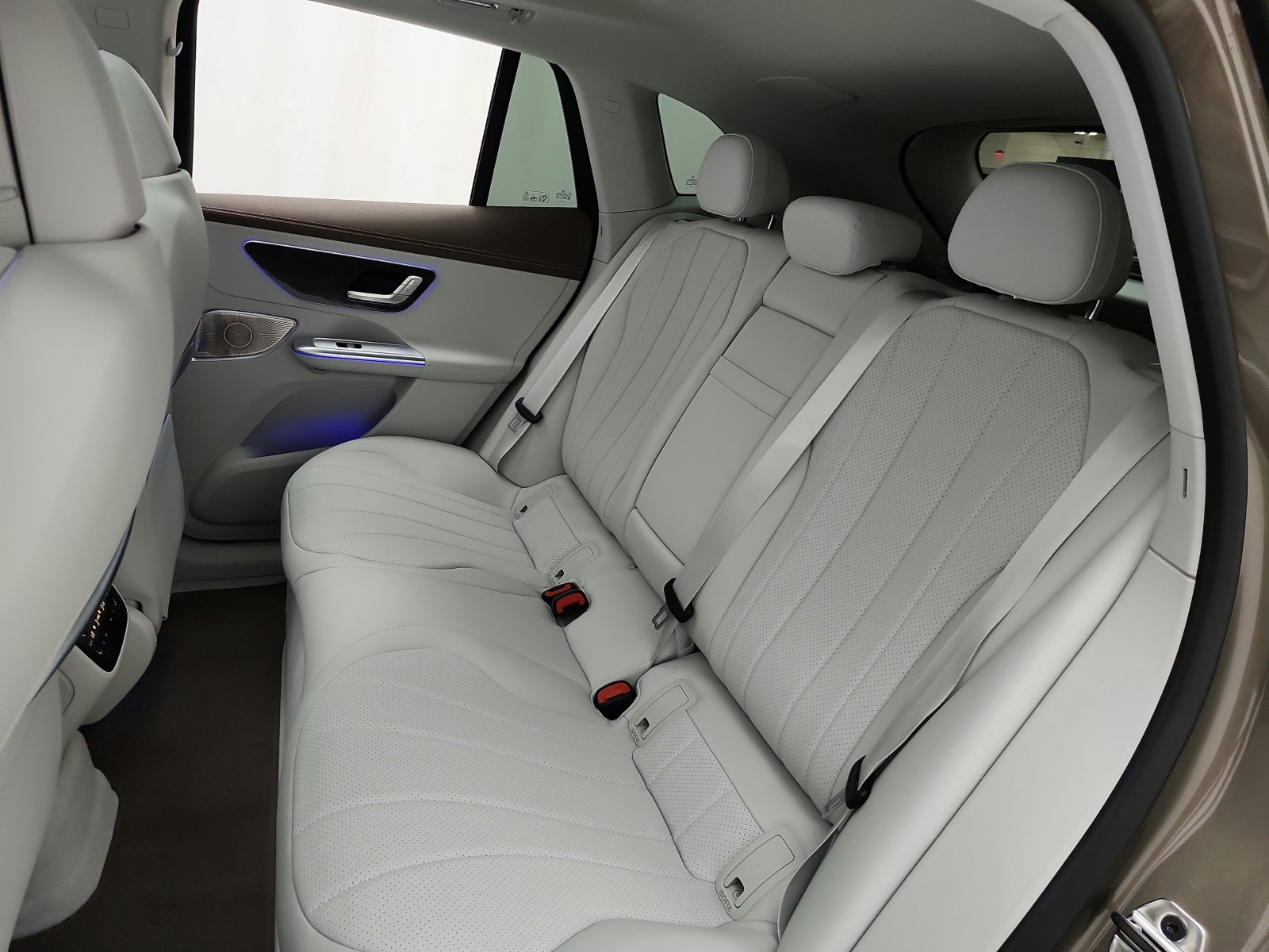 New 2027 Sonoran Brown Metallic Mercedes-Benz EQE 320+ SUV image 11