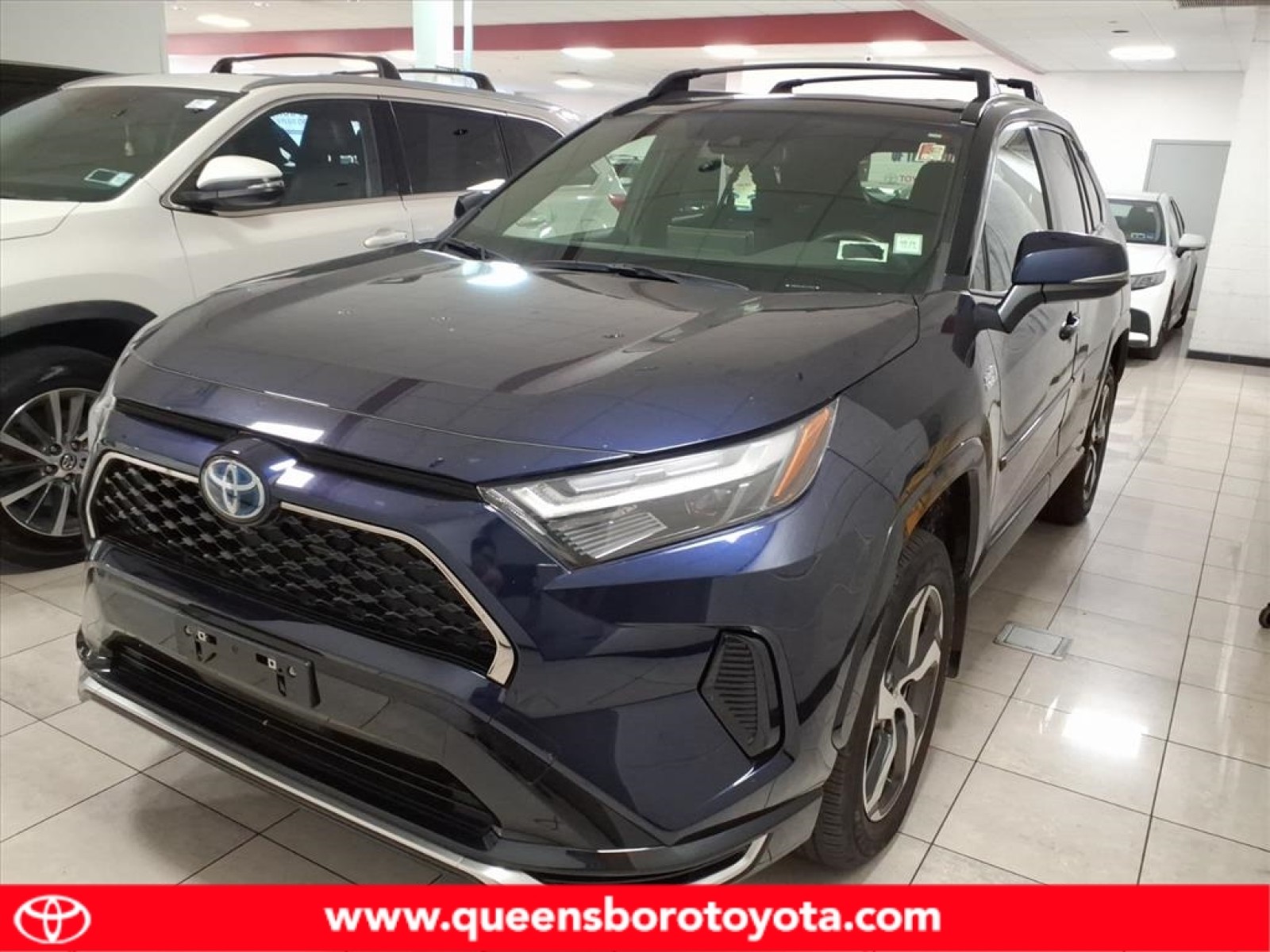 2023 Toyota RAV4 SE's photo