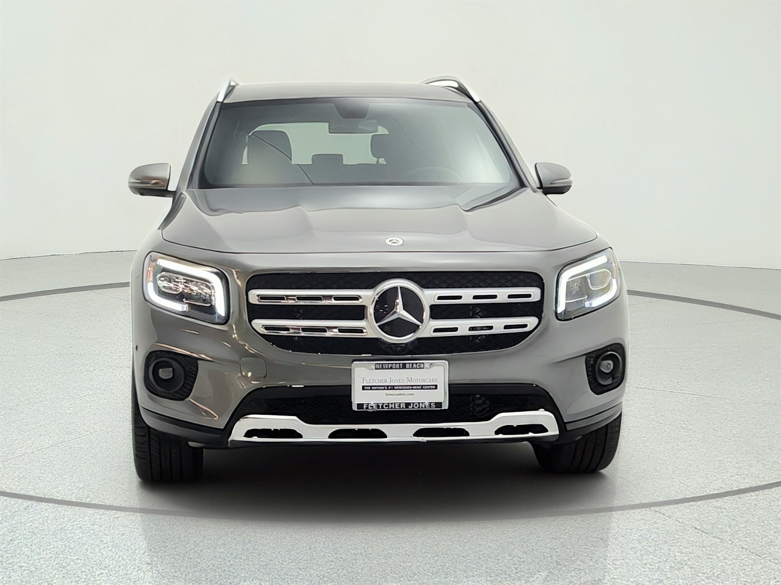 Used 2023 Mountain Grey Metallic Mercedes-Benz GLB 250 SUV image 2