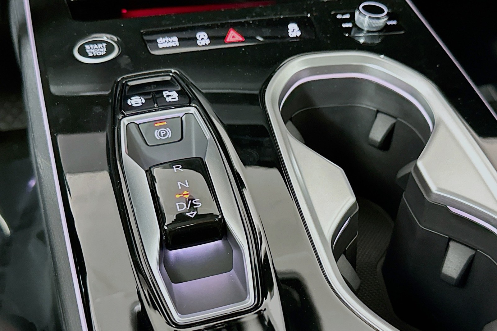 New 2026 Daytona Gray Pearl Effect Audi Premium Plus image 7