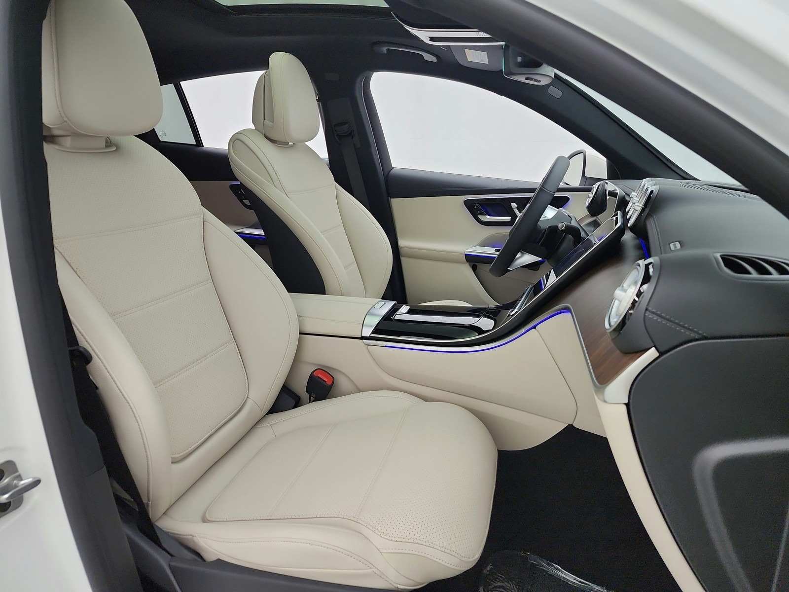 New 2026 Polar White Mercedes-Benz GLC 300 image 15