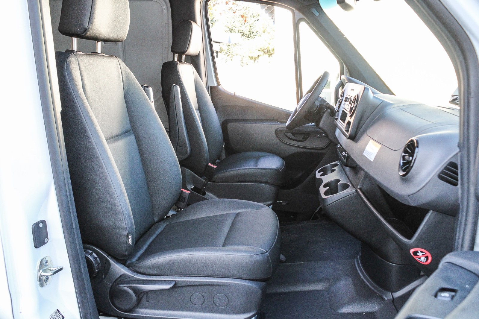 Sprinter Cargo Van 2500 w/144-Inch Wheelbase
