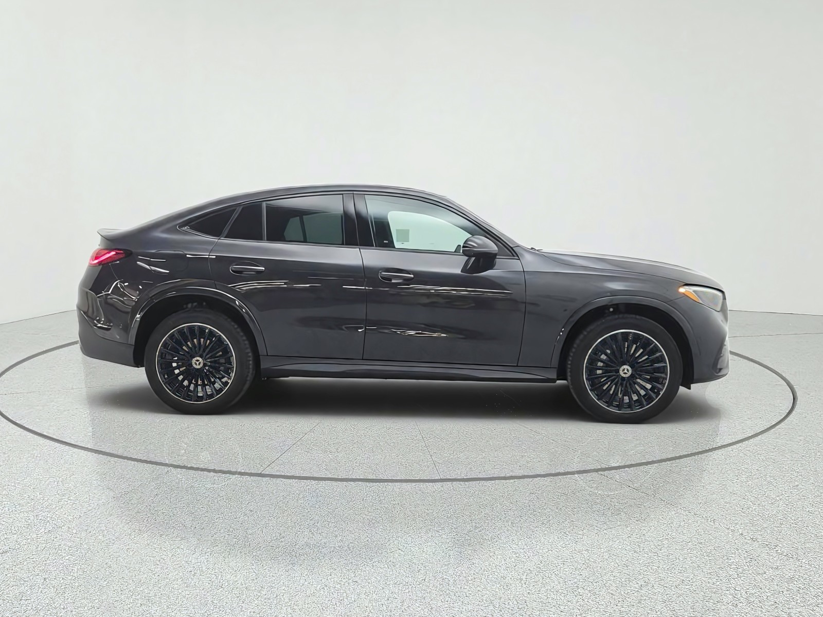 New 2027 Graphite Grey Metallic Mercedes-Benz GLC 300 4MATIC® Coupe image 4