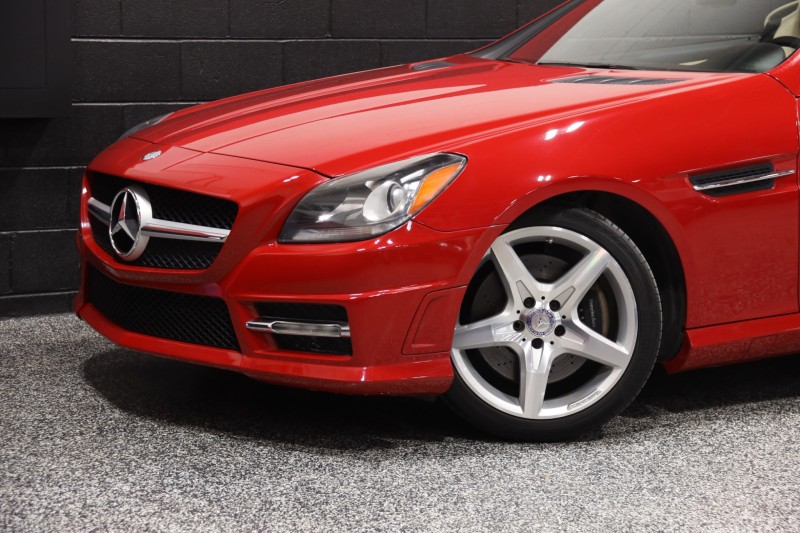 2012 Mercedes-Benz SLK 350 AMG Sport 2dr Roadster in , 