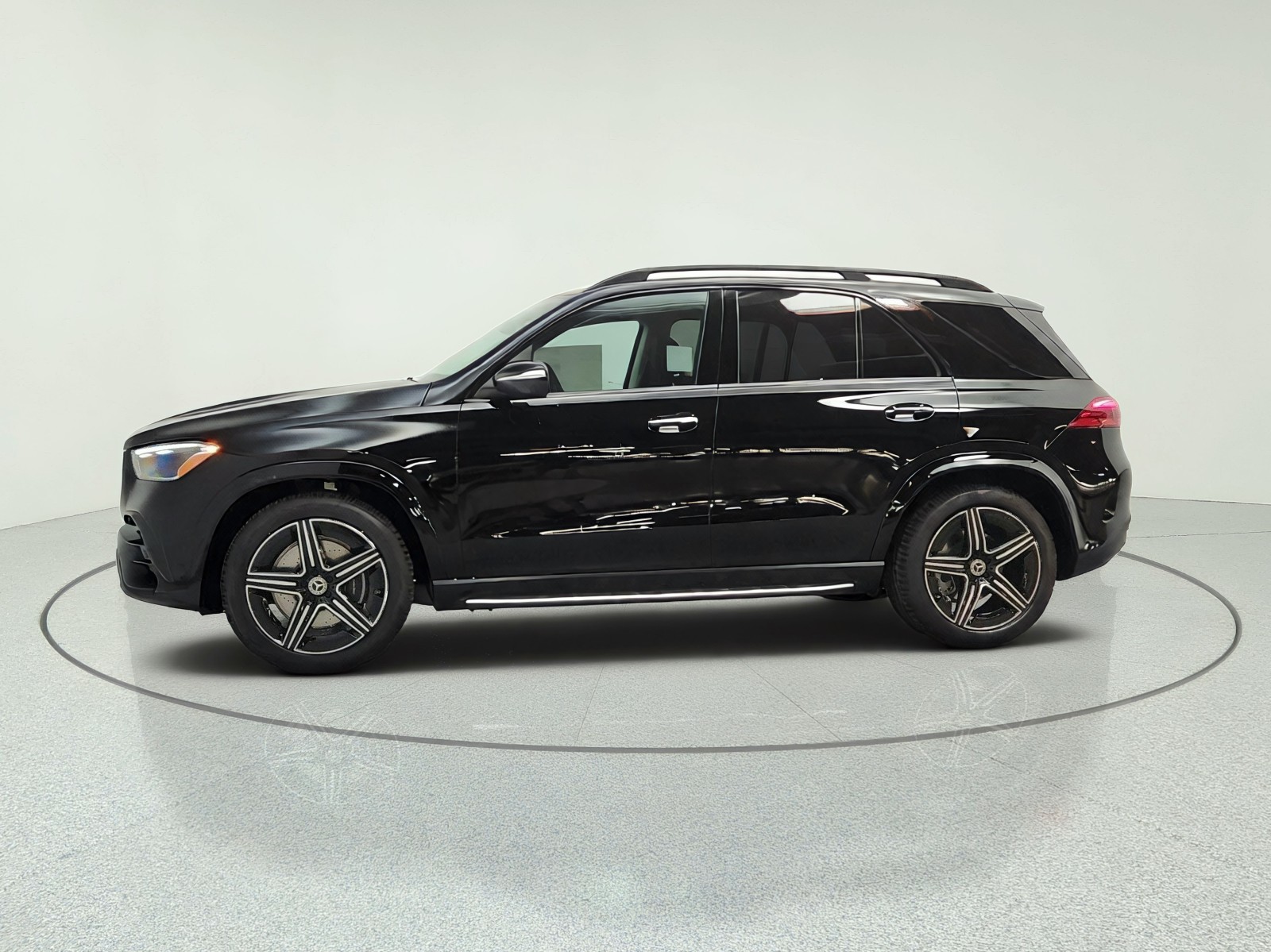 New 2026 Black Mercedes-Benz GLE 450 4MATIC® SUV image 8