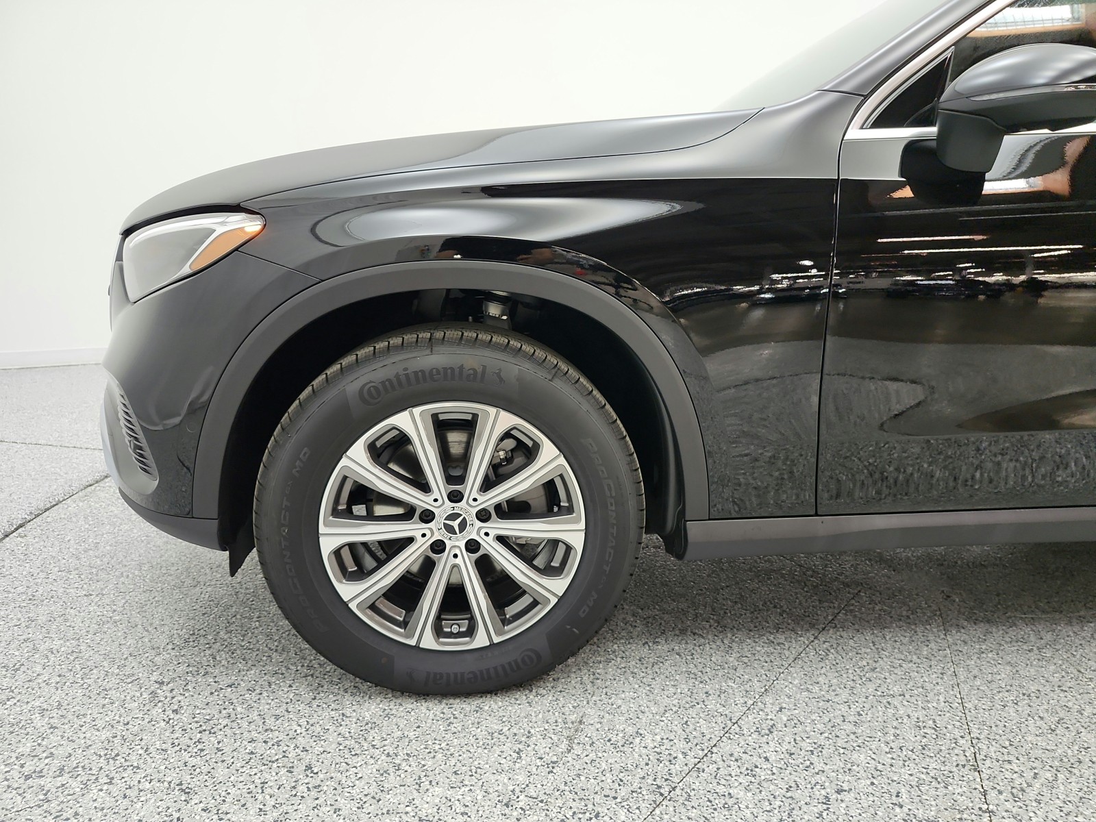 New 2026 Black Mercedes-Benz GLC 300 SUV image 15