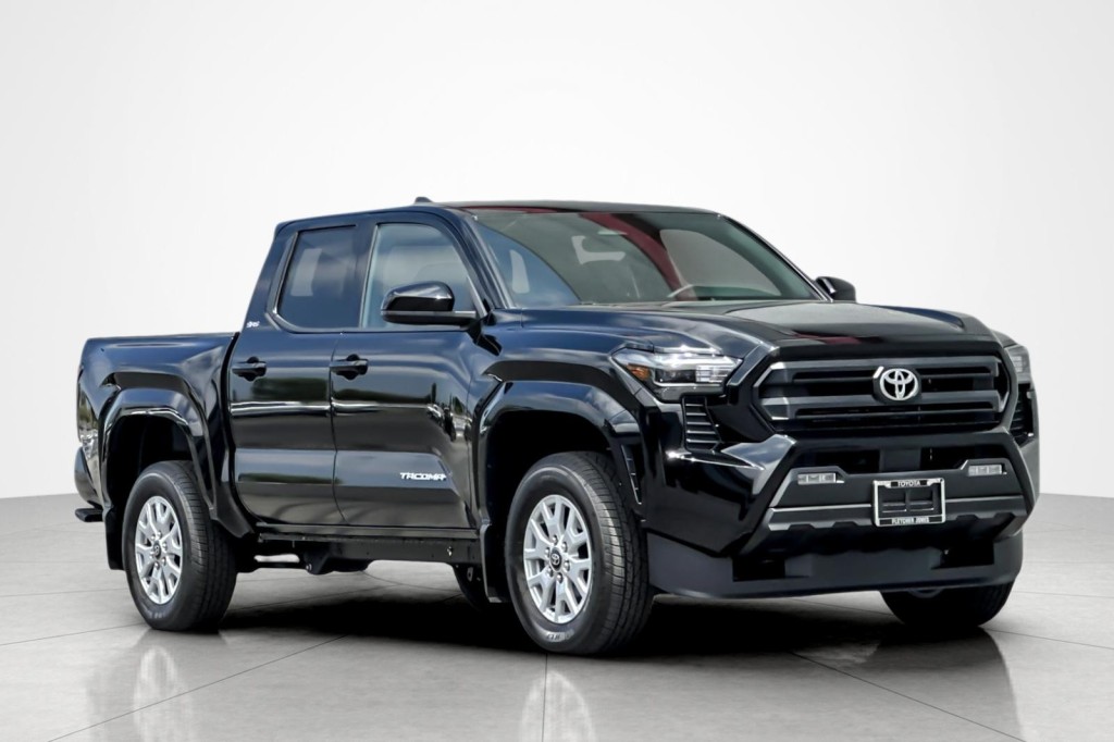 View vehicle photo 7