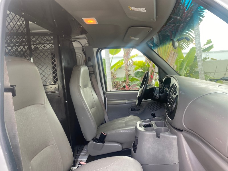 2000 Ford Econoline Cargo Van LOW MILES 68,046 in , 