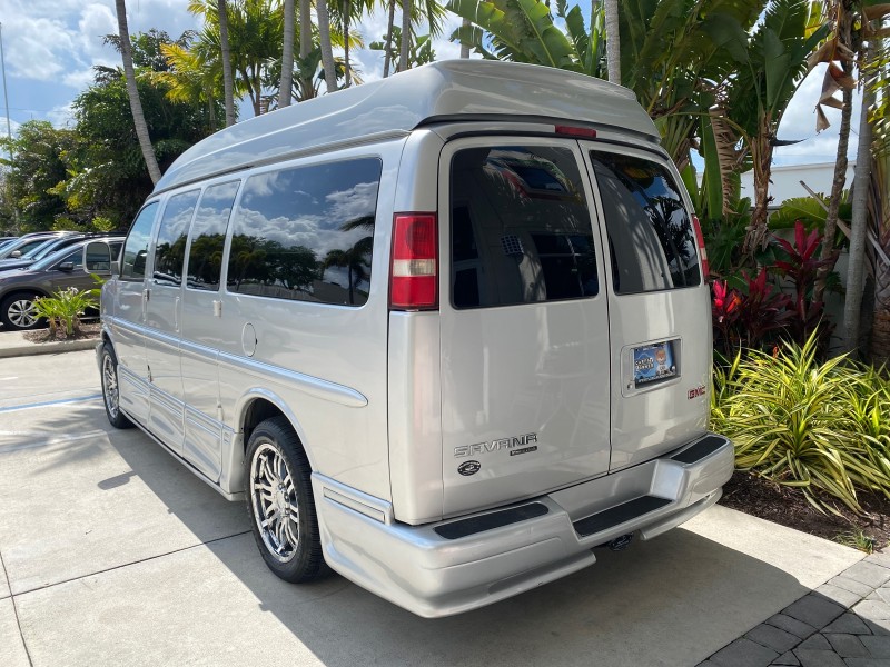 2013 GMC SAVANA HI TOP CONVERSION HANDICAP LIFT LOW MILES 24,857 in , 