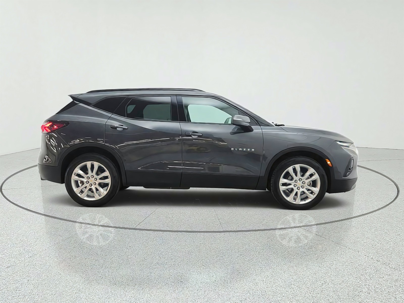 Used 2019 Nightfall Gray Metallic Chevrolet AWD 4dr w/3LT image 4