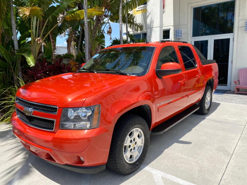 2009 Chevrolet Avalanche LT PU LOW MILES 58,696 in ,