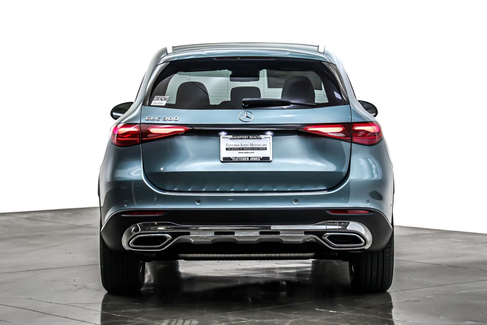 New 2026 Verde Silver Metallic Mercedes-Benz GLC 300 image 3