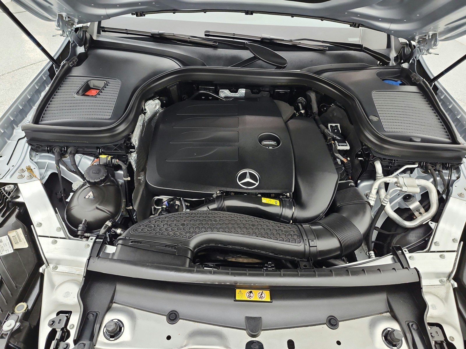 Certified Used 2023 Cirrus Silver Metallic Mercedes-Benz GLC 300 4MATIC® Coupe image 17