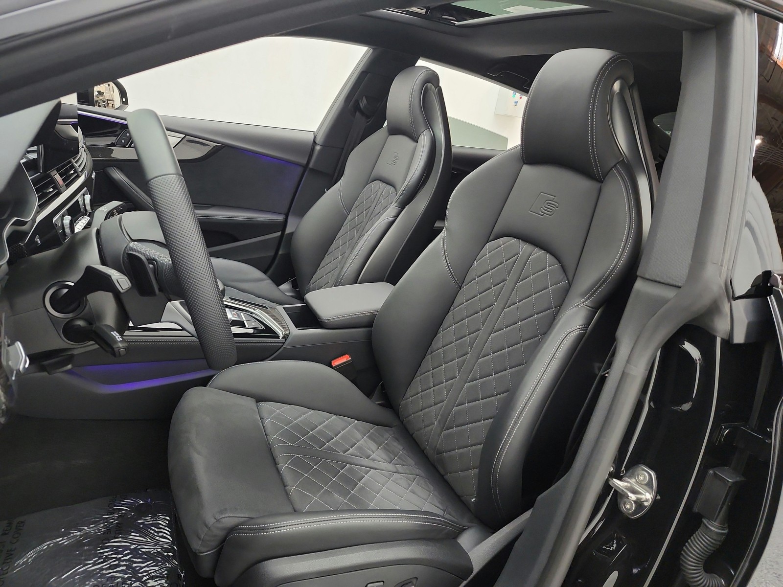 Used 2025 Mythos Black Metallic Audi Premium Plus 3.0 TFSI quattro image 10