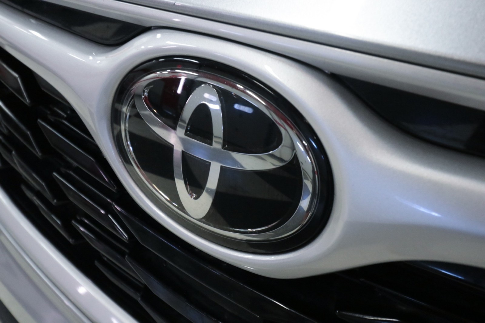 Used Car 2022 Toyota Highlander  Xle For Sale Under $35,000 In Austin, Texas