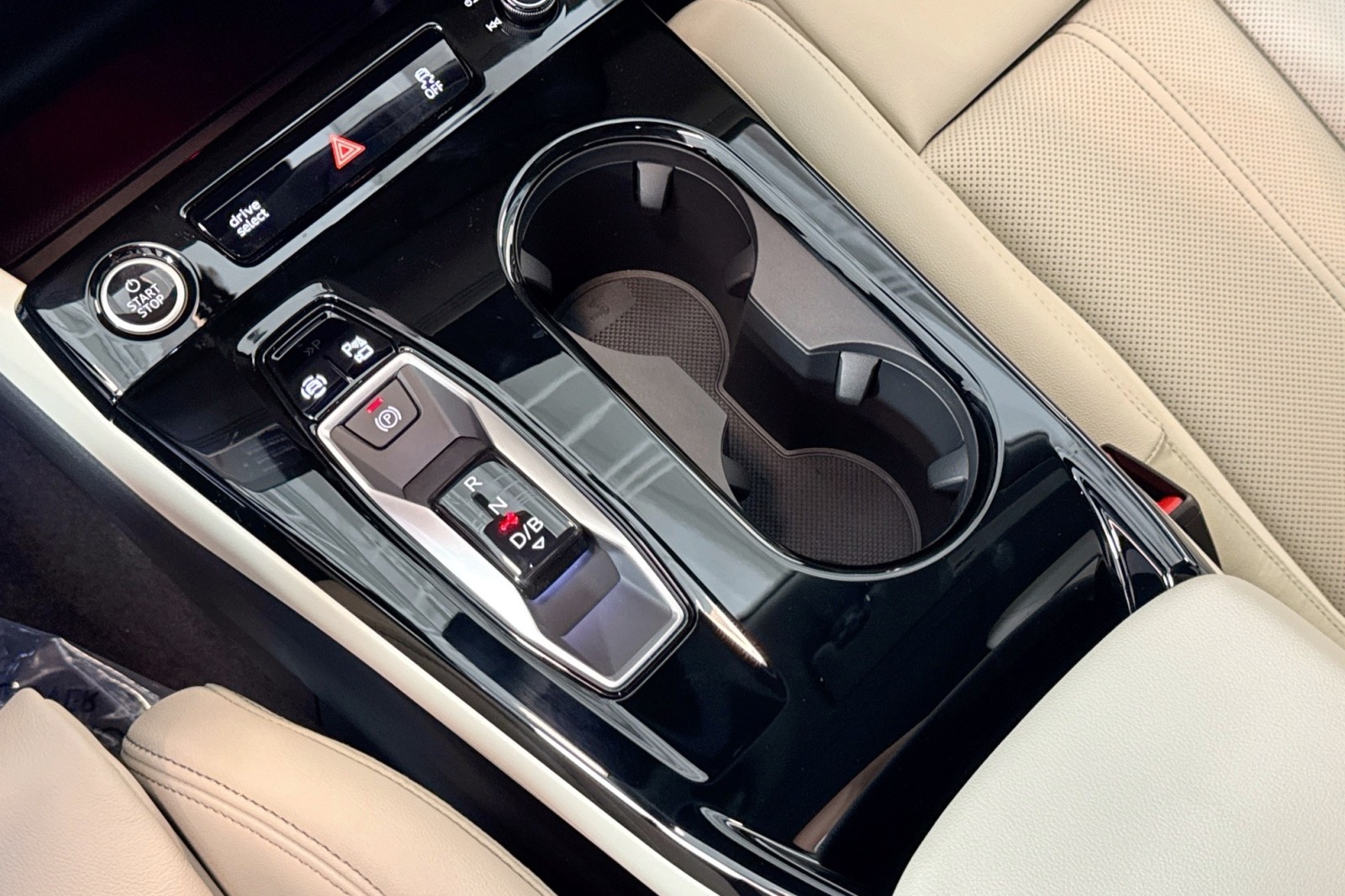 New 2025 Glacier White Metallic Audi Premium Plus quattro image 14