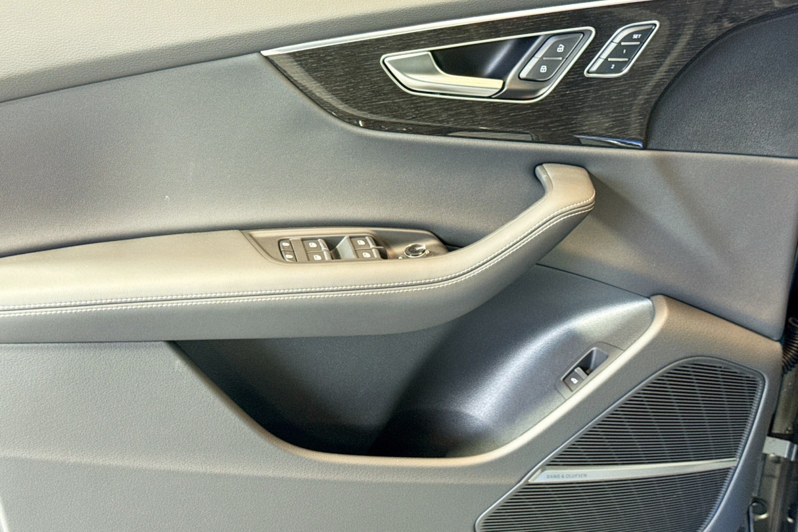 New 2026 Daytona Gray Pearl Effect Audi Premium Plus quattro image 15