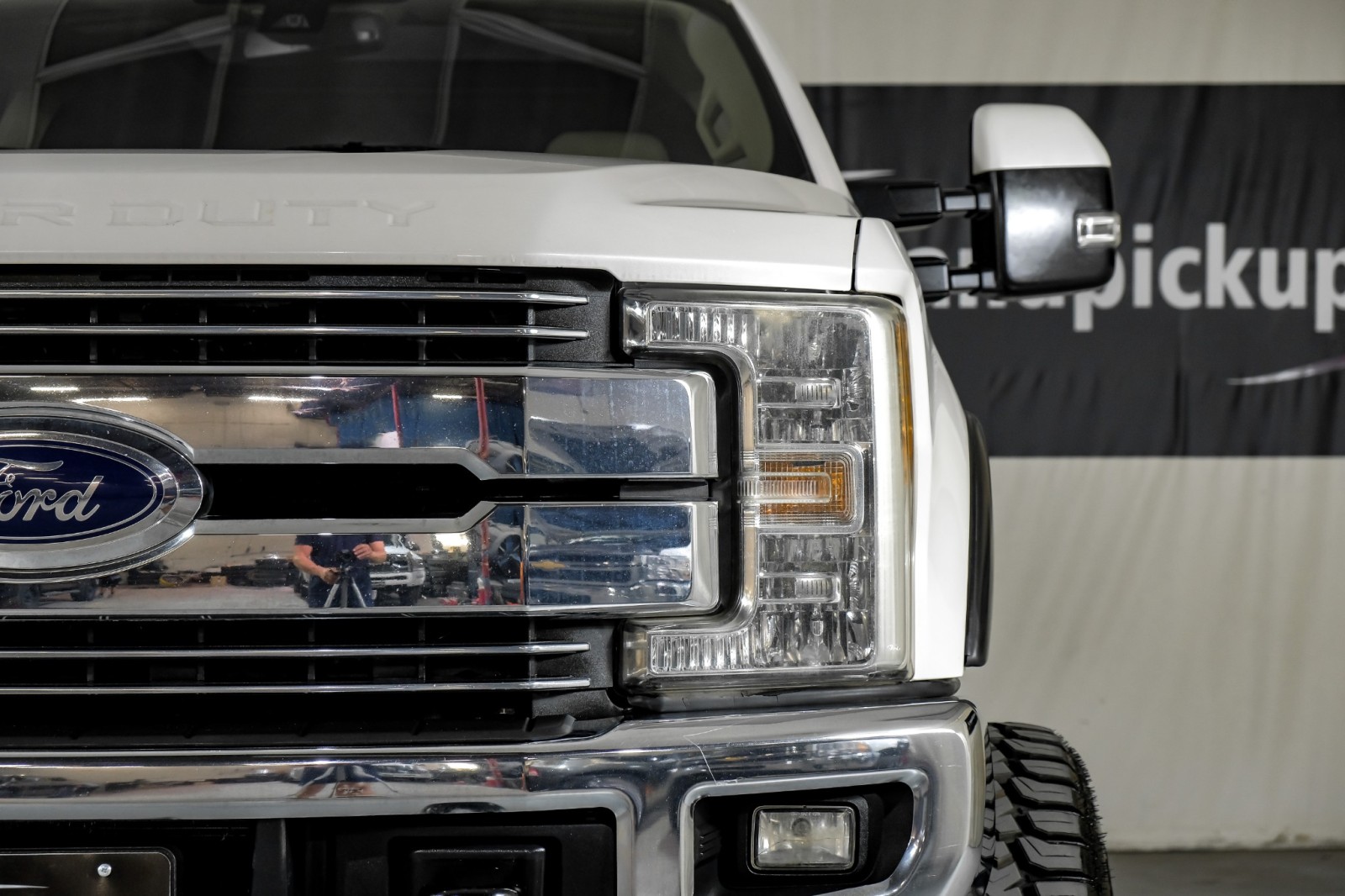 2017 Ford F-350 SRW Lariat 40