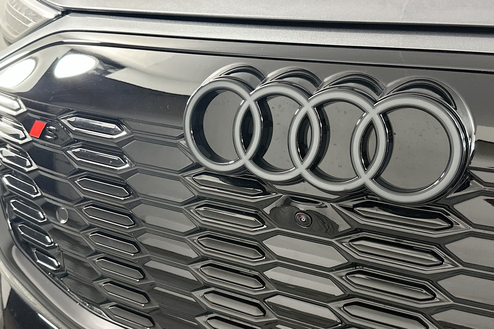New 2027 Daytona Gray Pearl Effect Audi Premium Plus image 14