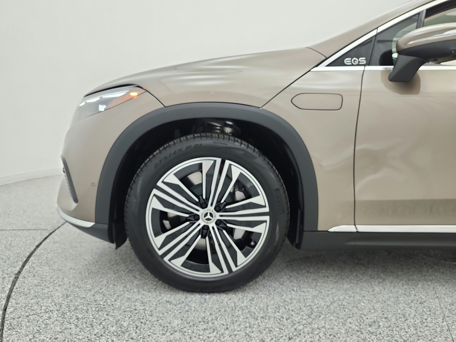 New 2027 Sonoran Brown Metallic Mercedes-Benz EQS 400 4MATIC® SUV image 12