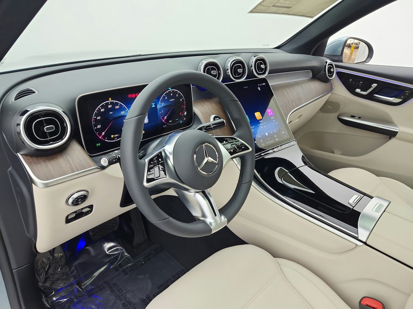 New 2026 Verde Silver Metallic Mercedes-Benz GLC 300 image 15