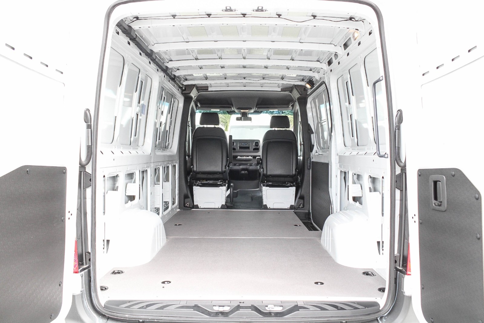 Sprinter Cargo Van 2500 w/144-Inch Wheelbase