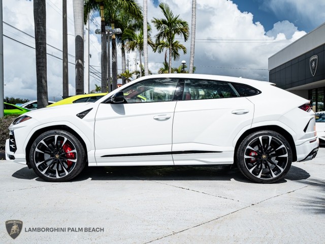 2022 Lamborghini Urus  in , 