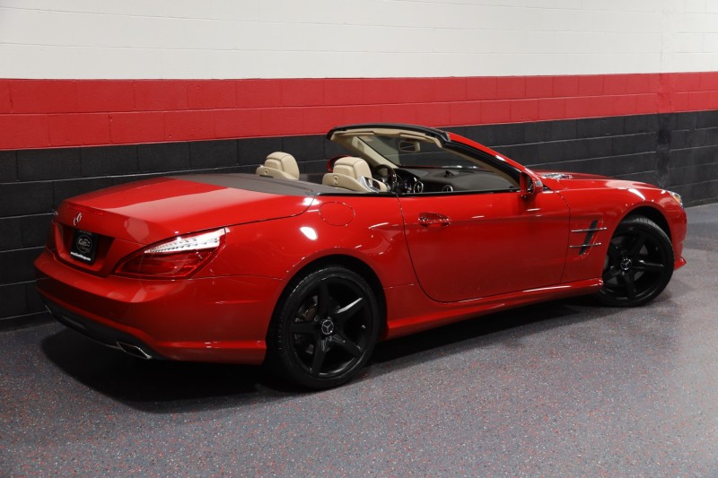 2013 Mercedes-Benz SL550 AMG Sport 2dr Convertible in , 