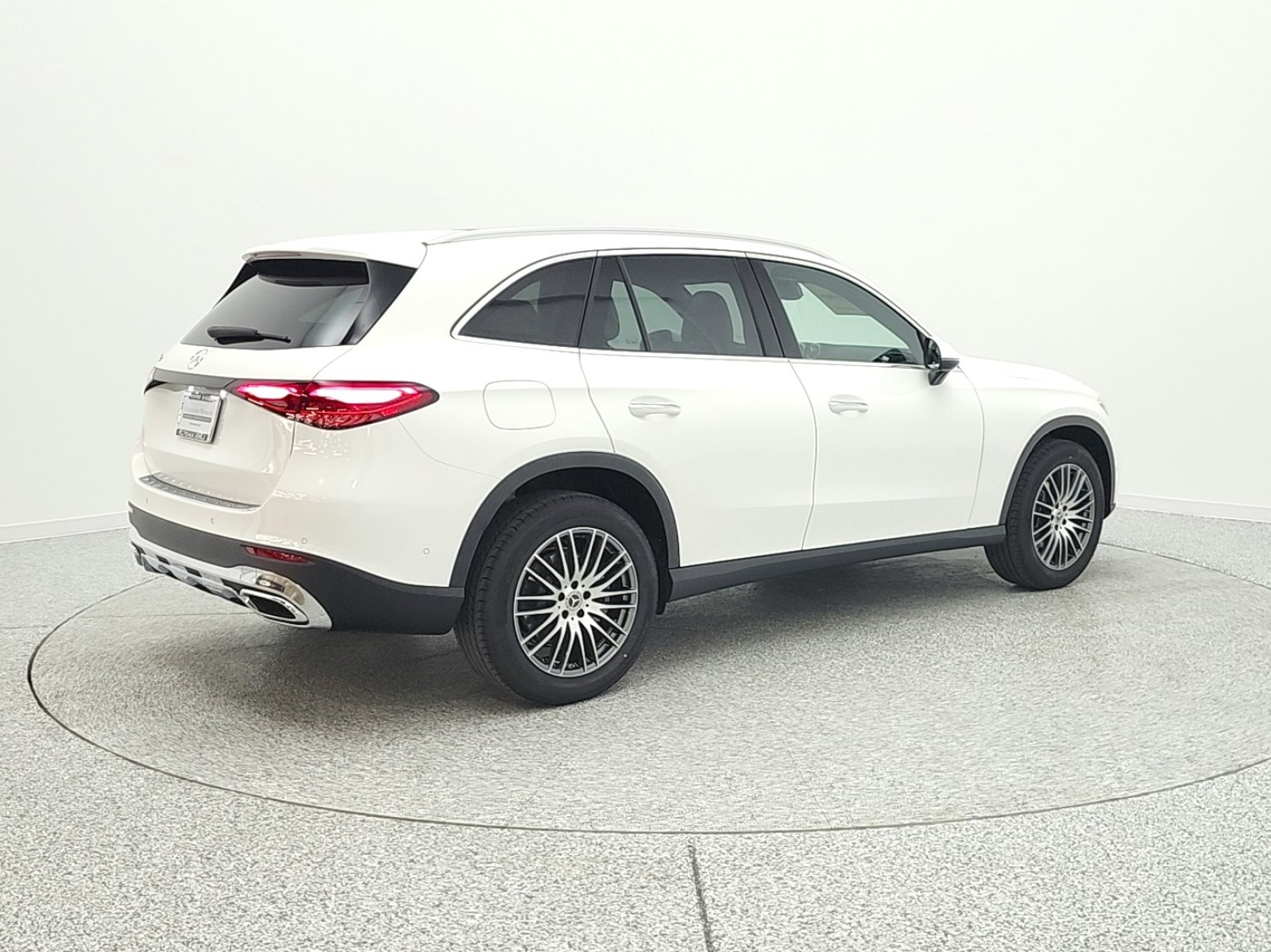 New 2026 Polar White Mercedes-Benz GLC 300 image 5