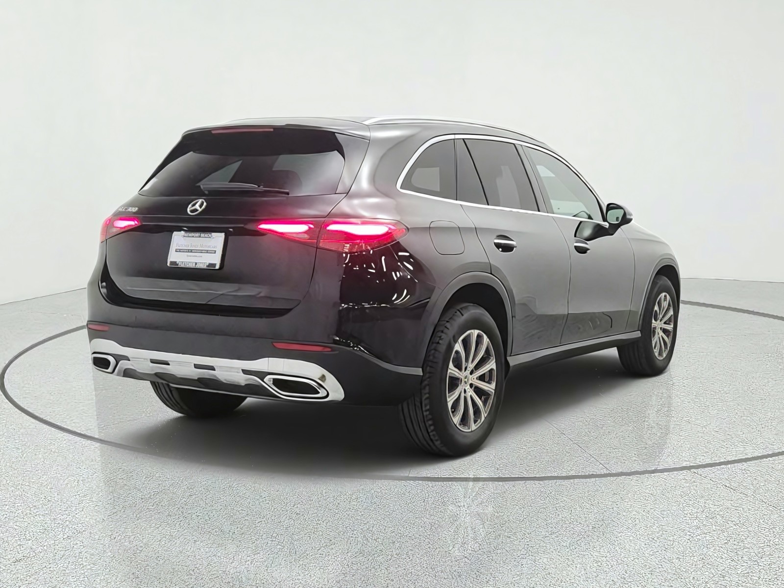 New 2026 Black Mercedes-Benz GLC 300 SUV image 5