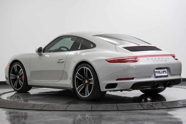 2019 Porsche 911 Carrera 4S 3