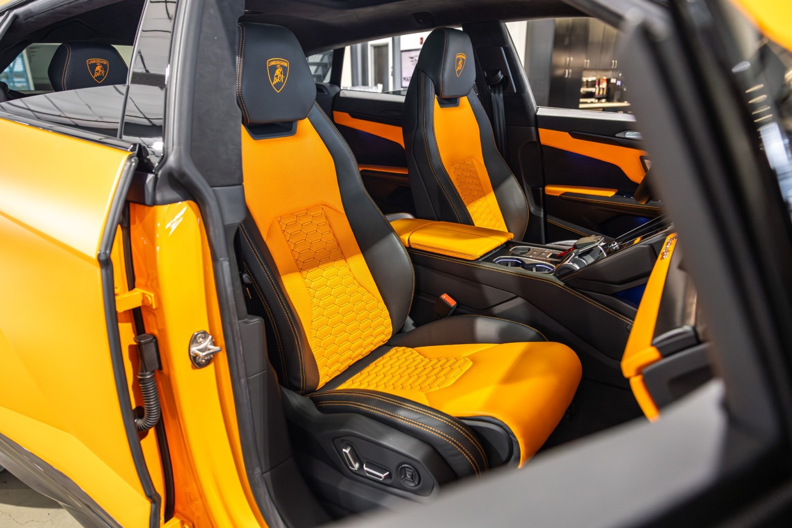Used Car 2022 Lamborghini Urus - Full Stealth Ppf  For Sale Under $240,000 In Boerne, Texas