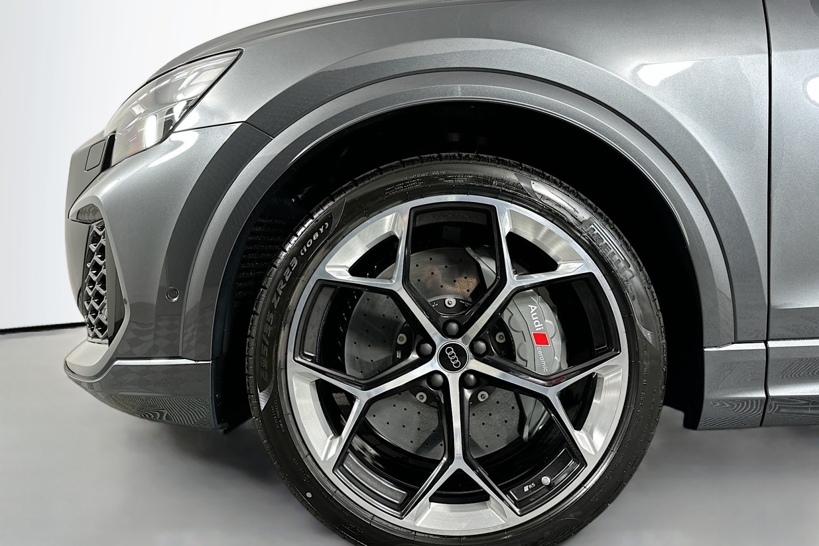 New 2026 Daytona Gray Pearl Effect Audi performance image 11