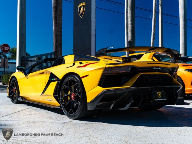 Lamborghini Aventador