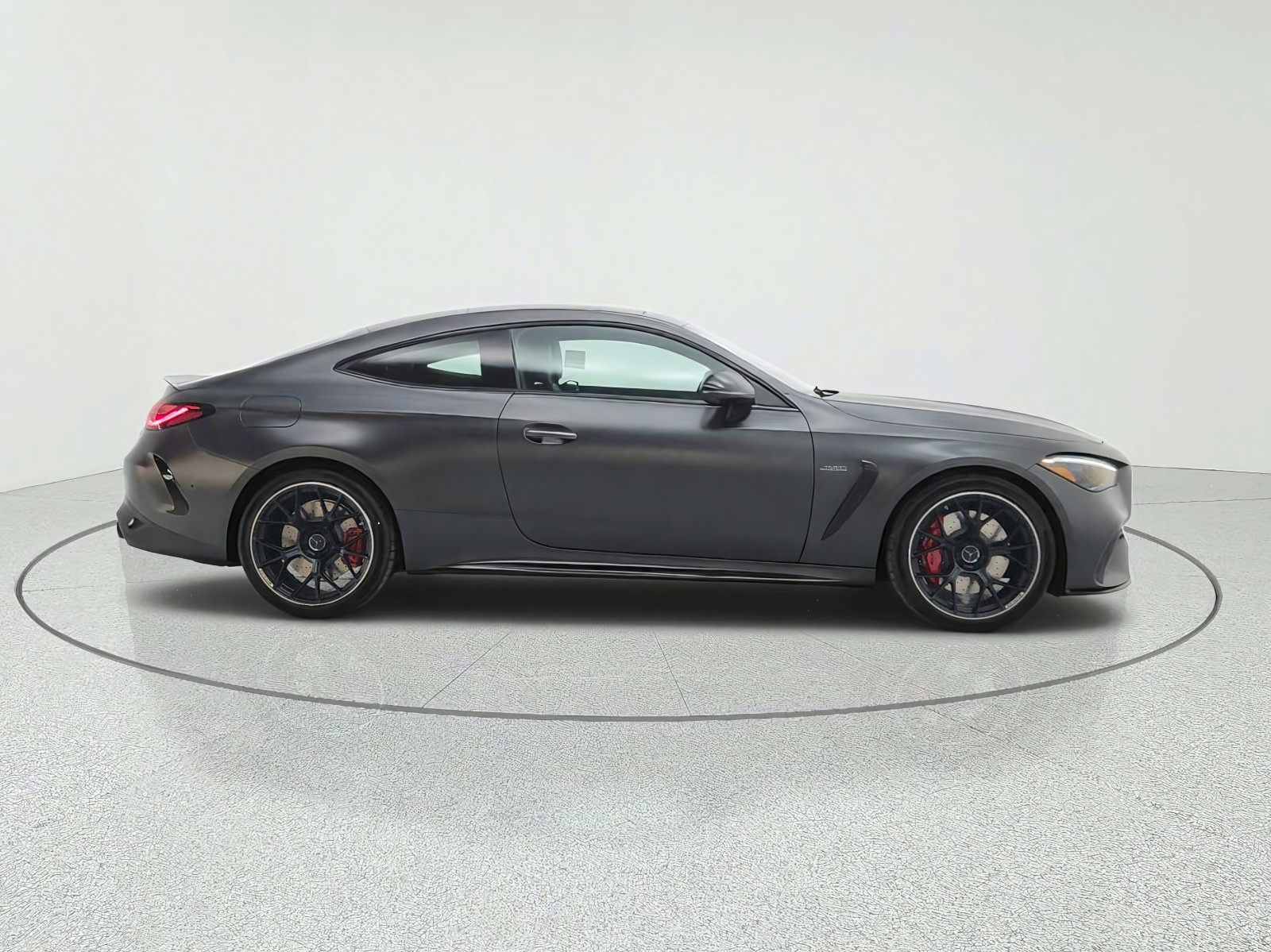 New 2027 MANUFAKTUR Graphite Grey Magno Mercedes-Benz AMG® CLE 53 4MATIC+ Coupe image 4