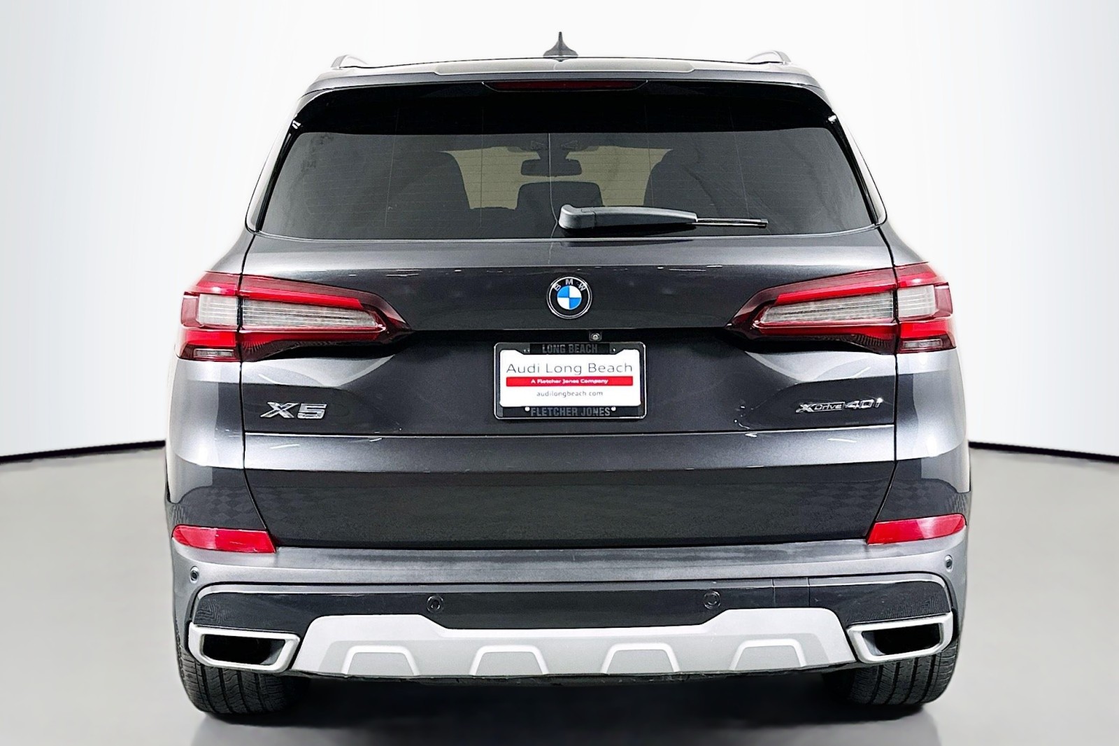 Used 2022 Dark Graphite Metallic BMW xDrive40i image 3