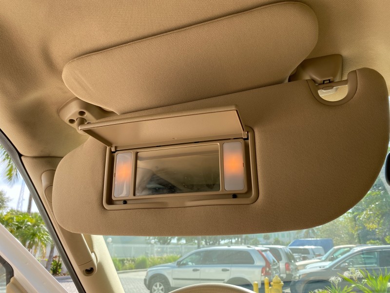 2010 Lincoln Navigator 4WD SUNROOF LOW MILES 31,209 in , 