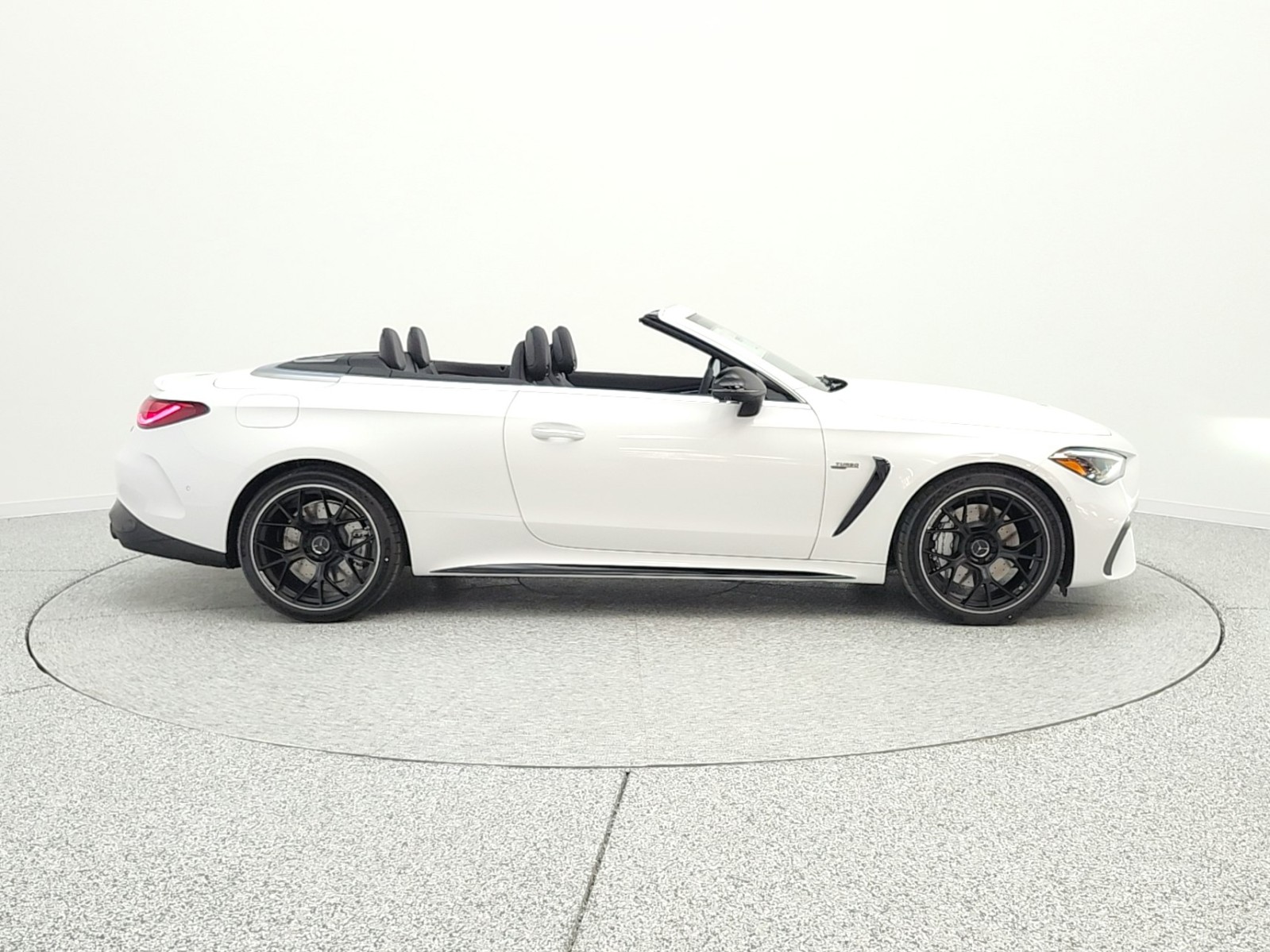 New 2026 MANUFAKTUR Moonlight White Metallic Mercedes-Benz AMG® CLE 53 4MATIC+ Cabriolet image 4