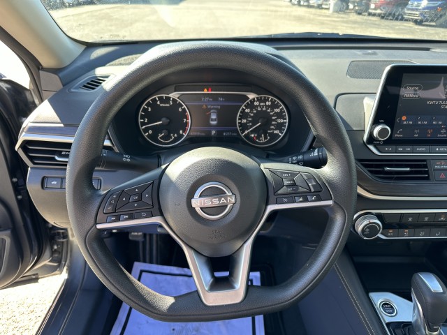 2023 Nissan Altima 2.5 SV 12