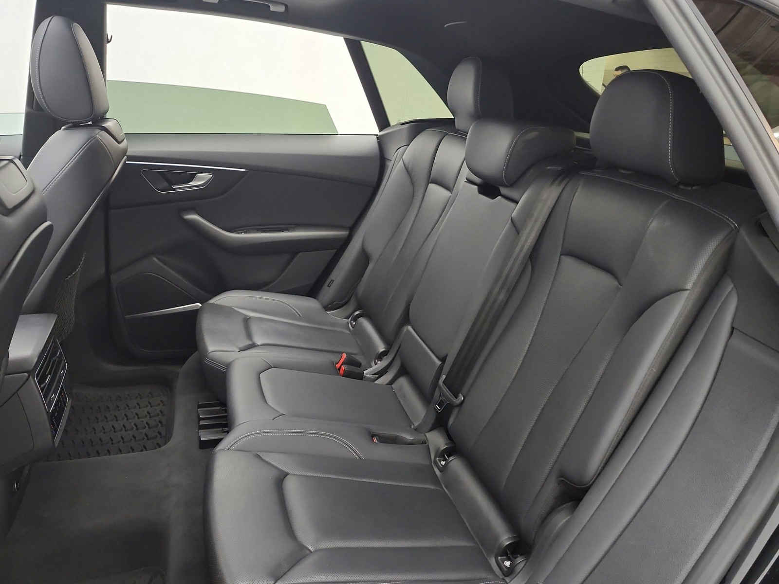 Used 2022 Mythos Black Metallic Audi Premium Plus 55 TFSI quattro image 16