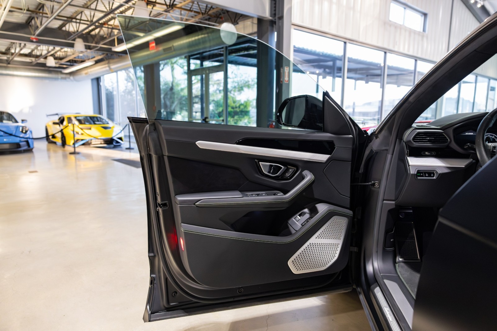 Used Car 2023 Lamborghini Urus  S For Sale Under $250,000 In Boerne, Texas