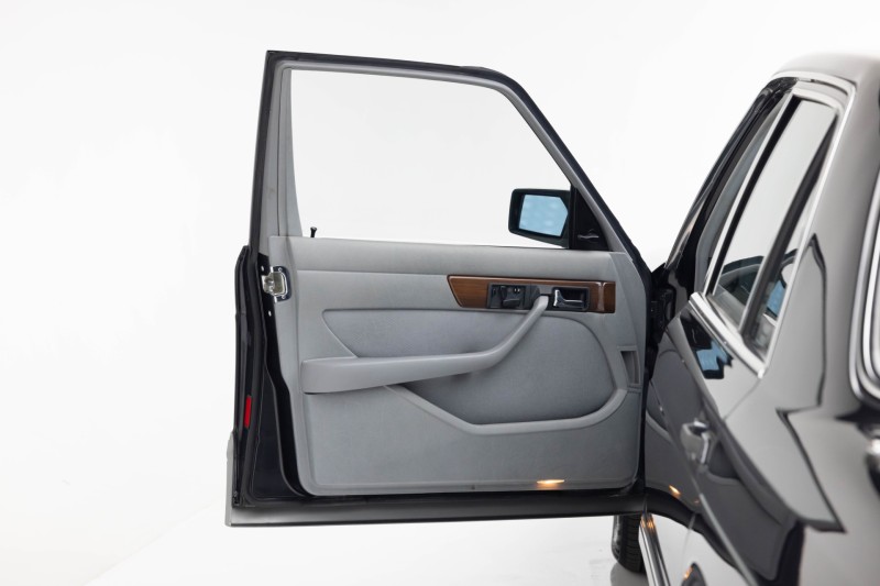 1986 Mercedes-Benz 420-Class 420 SEL in , 